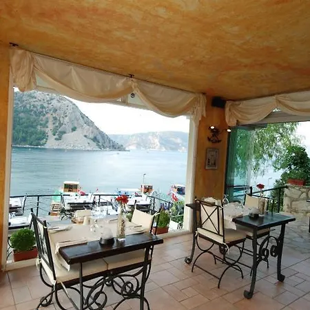 Es Hotel apartamentowy 2*